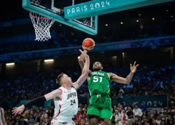 Basquete: Brasil bate Japão e aguarda resultados para avançar em Paris