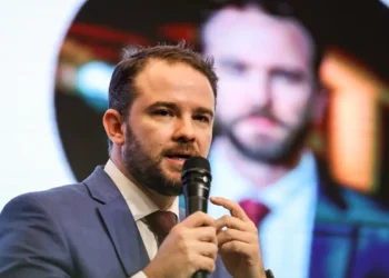 Projeto propõe corte de R$ 19,6 bi em benefícios fiscais em 2026