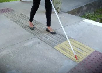 Bengalas terão cores para diferenciar graus de deficiência visual