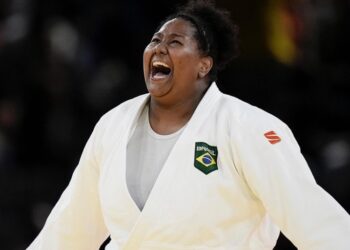É Ouro! Bia Souza bate israelense e conquista medalha histórica no judô