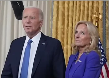 Em carta, esposa de Biden agradece apoio e diz que agora ‘é hora de Kamala’