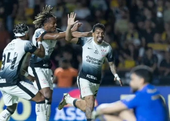Bahia e Corinthians pressionam Cruzeiro em disputa por Libertadores