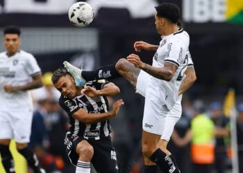 Com um jogador a menos durante todo o jogo, Botafogo faz 3×1 no Galo e é campeão da Libertadores
