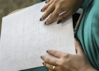 Médicos discutem uso da IA em benefício de deficientes visuais
