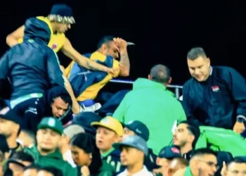 Briga entre torcidas na Colômbia tem faca e mais de 20 feridos