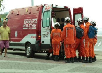 Corpo de Bombeiros faz treinamento para o Carnaval 2024 com simulação na Barra 