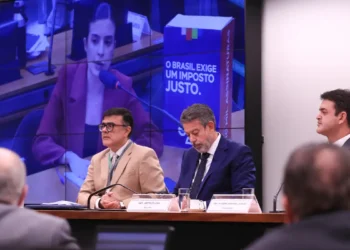 Comissão da Câmara aprova isenção do IR para quem ganha até R$ 5 mil