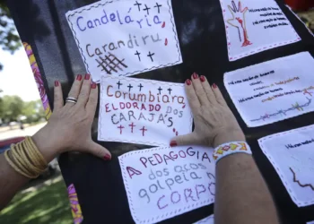 Caminhada em São Paulo homenageia vítimas da ditadura