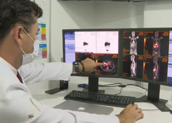 Rastreamento de câncer de intestino identifica lesões em 231 pacientes