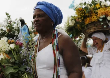Crescimento de umbanda e candomblé reflete combate à intolerância