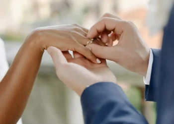 Saiba em quais meses mais acontecem casamentos e nascimentos no Brasil