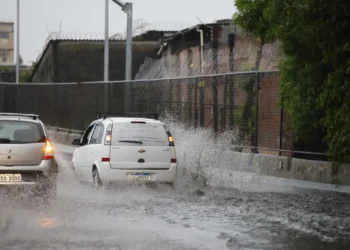 Chuvas matam seis pessoas no Recife