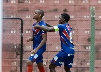 Bahia vence de virada e segue na Copinha; Vitória perde nos pênaltis e volta pra casa