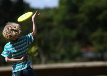 Apesar de proibição, 29% admitem palmadas e beliscões em crianças