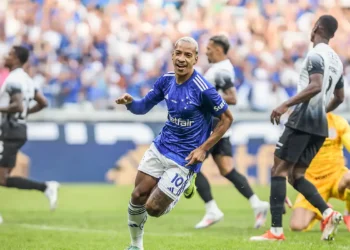 Cruzeiro, Fortaleza e Juventude mantêm Flu, Grêmio e Timão no Z-4