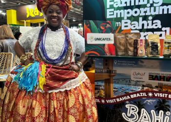 Agricultura Familiar da Bahia marca presença no Salon du Chocolat 2024 em Paris