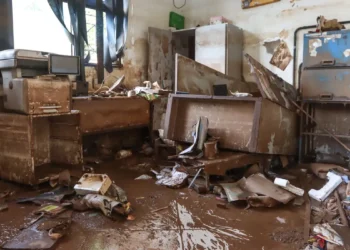 Após um mês de calamidade, gaúchos não conseguem retomar rotina