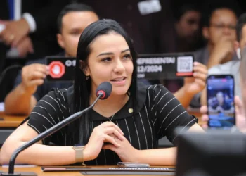 PF investigará câmeras escondidas em apartamento de deputada federal