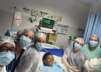 Parto surpresa emociona equipe médica na UPA de Brotas, em Salvador