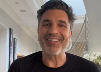 Edu Guedes fala sobre retorno ao trabalho e revela ter passado por 4 cirurgias e 15 dias: “Não foi fácil”