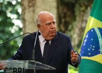 Morre, aos 90 anos, o embaixador Marcos Azambuja