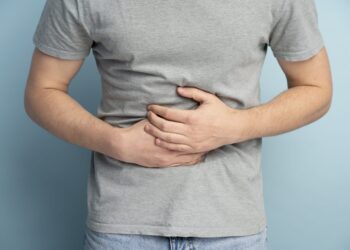 Doença de Crohn não tem cura, pode impactar na qualidade vida, mas tem tratamento