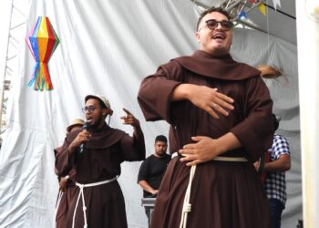 Freijoada promovida pelos freis da Igreja de São Francisco anima o Centro Histórico de Salvador