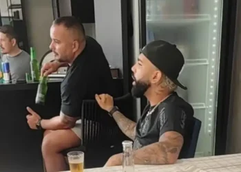 Após foto com a camisa do Corinthians, Flamengo estuda punição a Gabigol