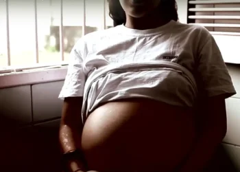 Cerca de 11 mil partos de meninas menores de 14 anos ocorrem no Brasil anualmente
