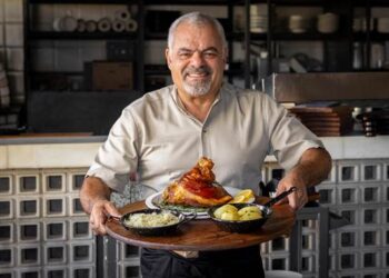 Pasta em Casa celebra dia dos pais com receita de joelho de porco do chef Celso Vieira