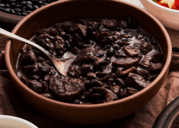 The Latvian promove primeira edição da sua Feijoada neste sábado (24)