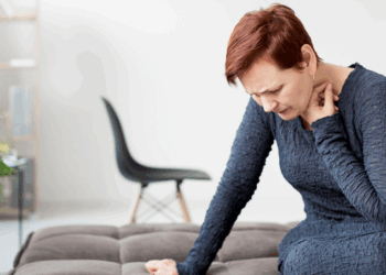 Dor crônica afeta 37% dos brasileiros com mais de 50 anos: saiba como tratar