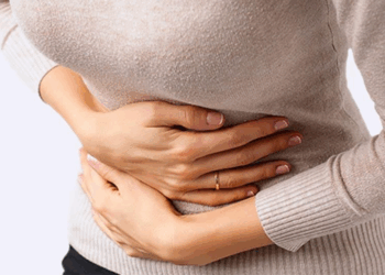 Cólica excessiva: descubra quando acender o alerta para a dor durante a menstruação