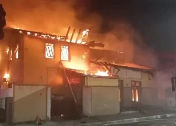 Incêndio em abrigo deixa quatro mortos no interior de SP