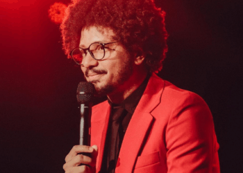 João Pimenta apresenta espetáculo “Pimentaverso” no Teatro Jorge Amado