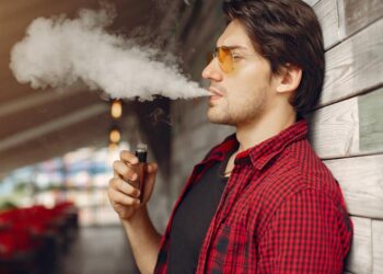 Cigarros eletrônicos têm níveis de concentração de nicotina maiores que o cigarro convencional