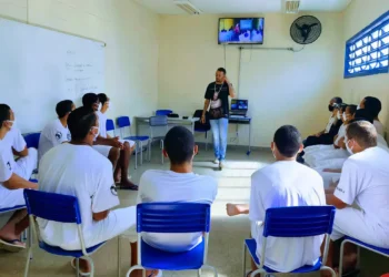 Conanda proíbe uso de armas letais em unidades socioeducativas
