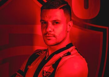 Vitória anuncia contratação do atacante Renato Kayser, ex-Fortaleza