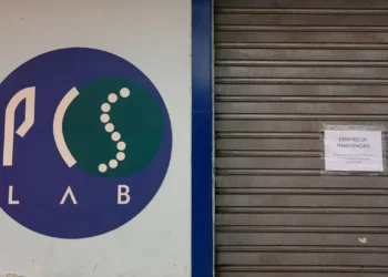 Polícia investiga laboratório por infecções por HIV no Rio