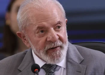 Lula anuncia edital para obra do túnel Santos-Guarujá