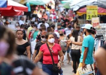 Taxa de desemprego fica em 7,6% no trimestre encerrado em janeiro