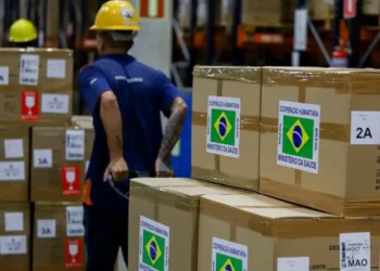 Governo envia kits para cidades do Amazonas que enfrentam seca severa