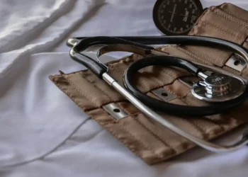 CFM: médicos terão que declarar vínculos com farmacêuticas e empresas