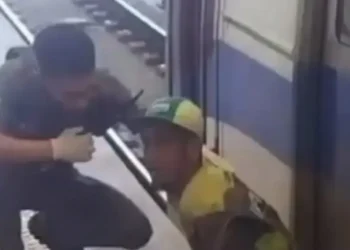 Homem que ficou preso entre trem e plataforma do metrô está em estado grave