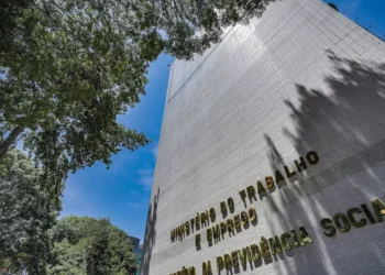 Prazo para empresas entregarem relatório salaria termina nesta quinta