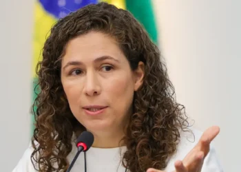 Ministros assinam acordos de cooperação para modernizar estatais