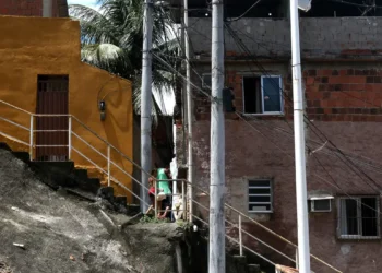 Pretos e pardos têm menos acesso à infraestrutura urbana que brancos