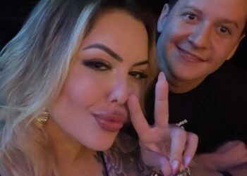 Cantora Ana Paula Vieira e namorado morrem em acidente de carro