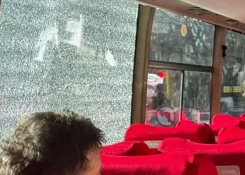 Ônibus de torcedores do Botafogo é apedrejado antes de jogo no Uruguai