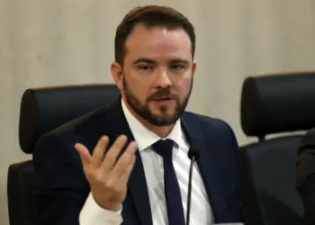 Orçamento de 2025 buscará R$ 166,2 bilhões extras para zerar déficit